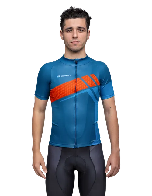 Nuestro/a modelo mide 173 cm  y lleva la talla  5