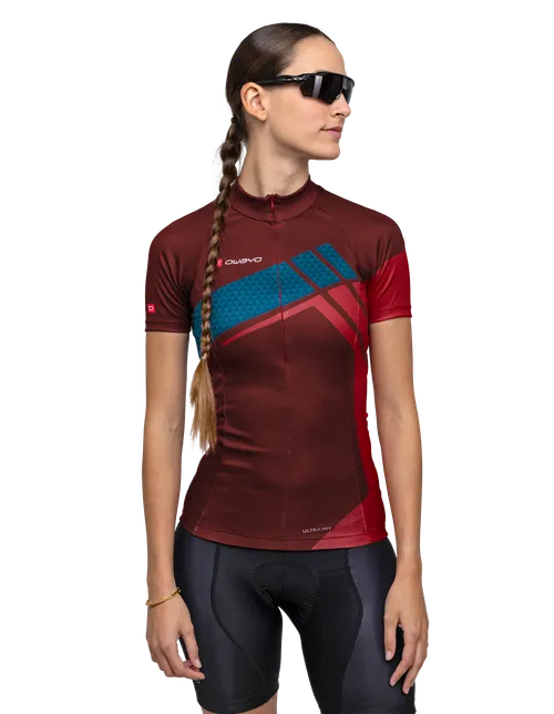 Nuestro/a modelo mide 175 cm  y lleva la talla  S1