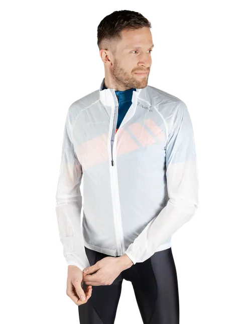 Nuestro/a modelo mide 186 cm  y lleva la talla  7