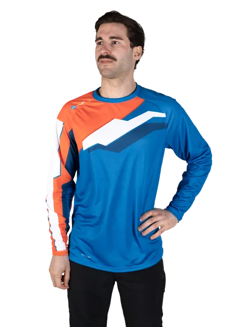 Nuestro/a modelo mide 182 cm  y lleva la talla  6