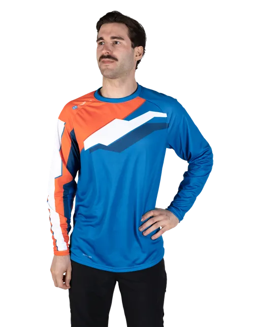 Nuestro/a modelo mide 182 cm  y lleva la talla  6