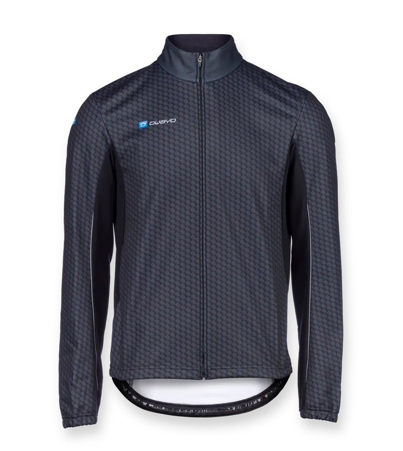 Una chaqueta deportiva oscura de manga larga con cremallera completa y un patrón geométrico, con el logotipo 'owayo' en el pecho.